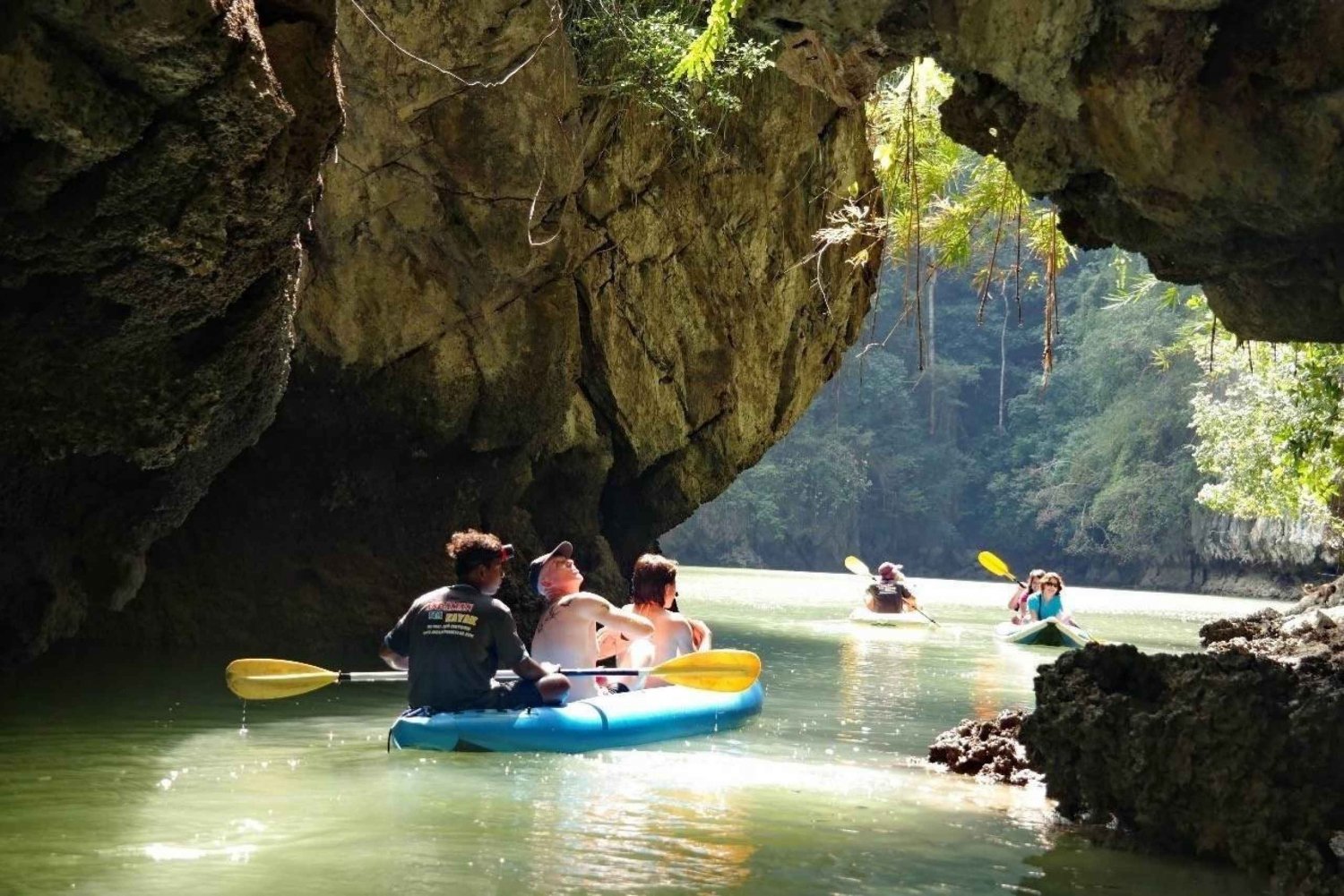 Au départ de Phuket : Excursion en bateau et kayak dans la baie de Phangnga avec transfert