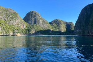 Desde Phuket: Snorkel en Phi Phi y Maya Bay en lancha rápida