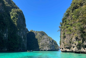Desde Phuket: Snorkel en Phi Phi y Maya Bay en lancha rápida
