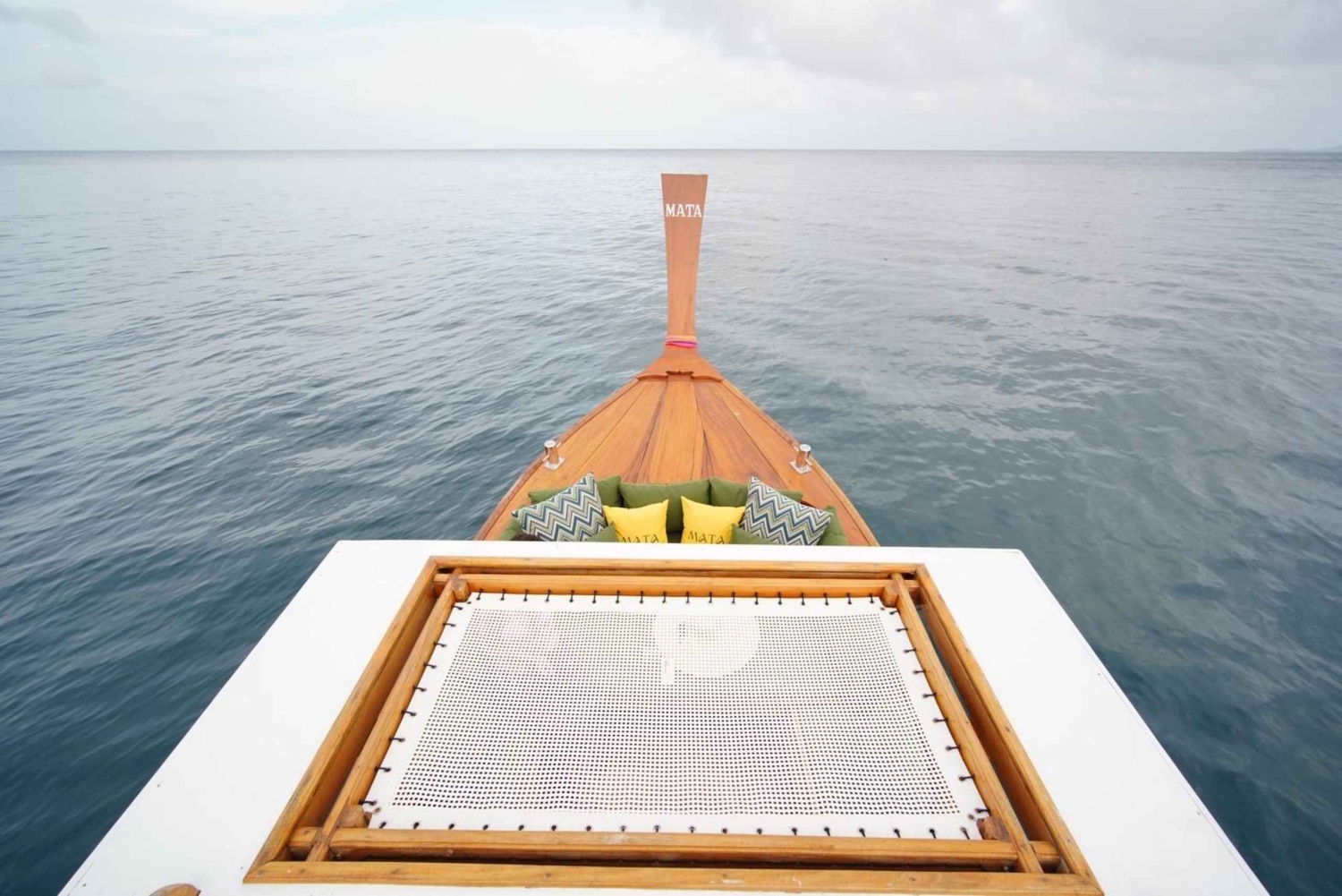 Fra Phuket: Privat luksuslangbåt til Khai-øyene