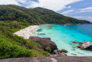 De Phuket: Viagem de luxo às Ilhas Similan em um catamarã veloz