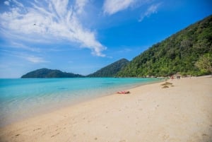 Phuket: Premium Tour zu den Surin Inseln mit Schnorcheln und Mittagessen