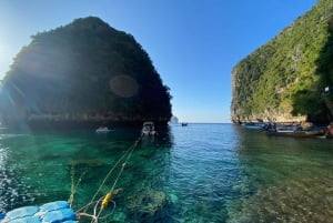 Heldags charter med privat hurtigbåt til Phi Phi-øyene og Krabi