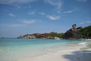 Von Phuket aus: Ganztägige Similan Island Scuba Diving Tagestour