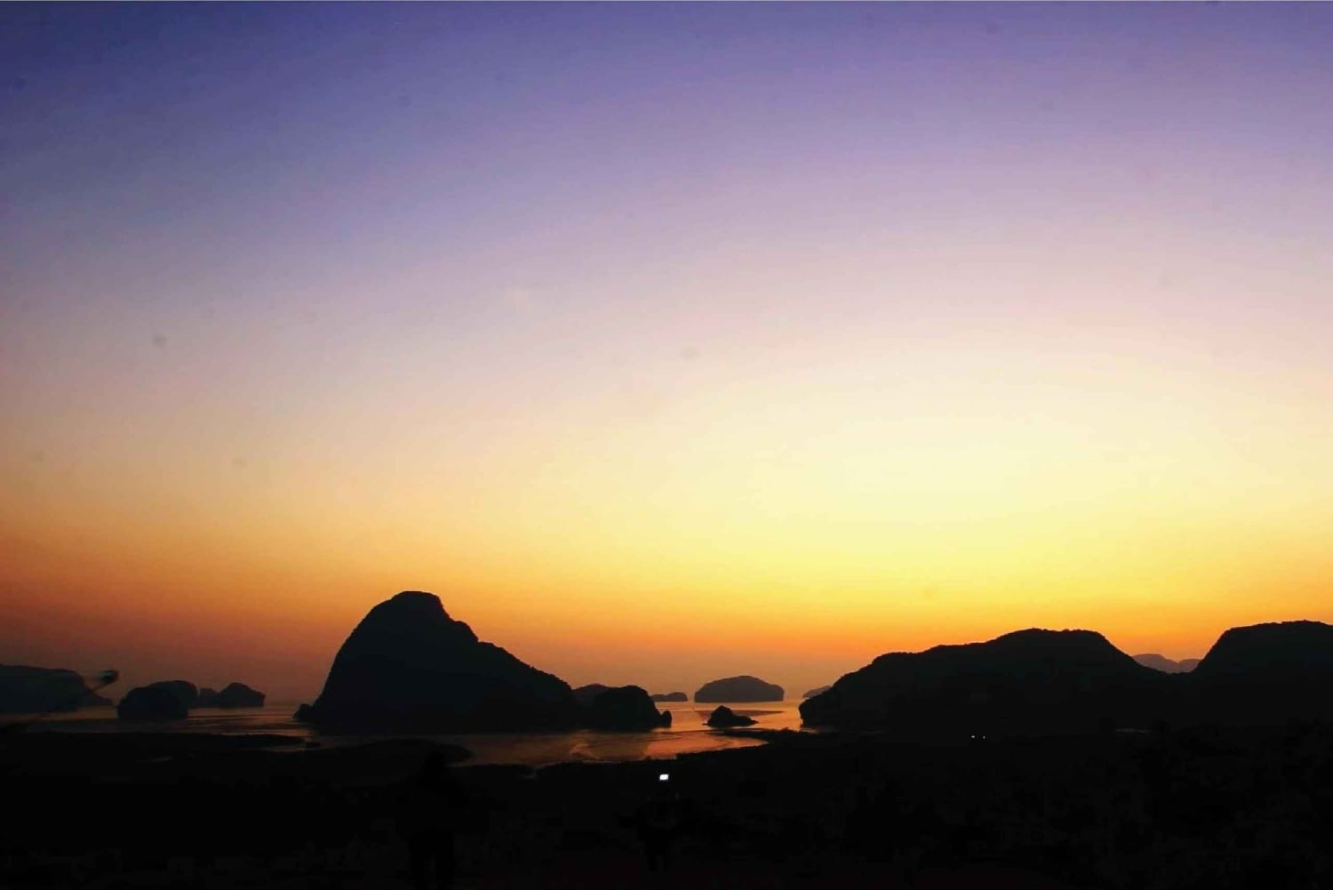 사멧낭쉐에서 제임스 본드 섬까지 골든 아워 오디세이