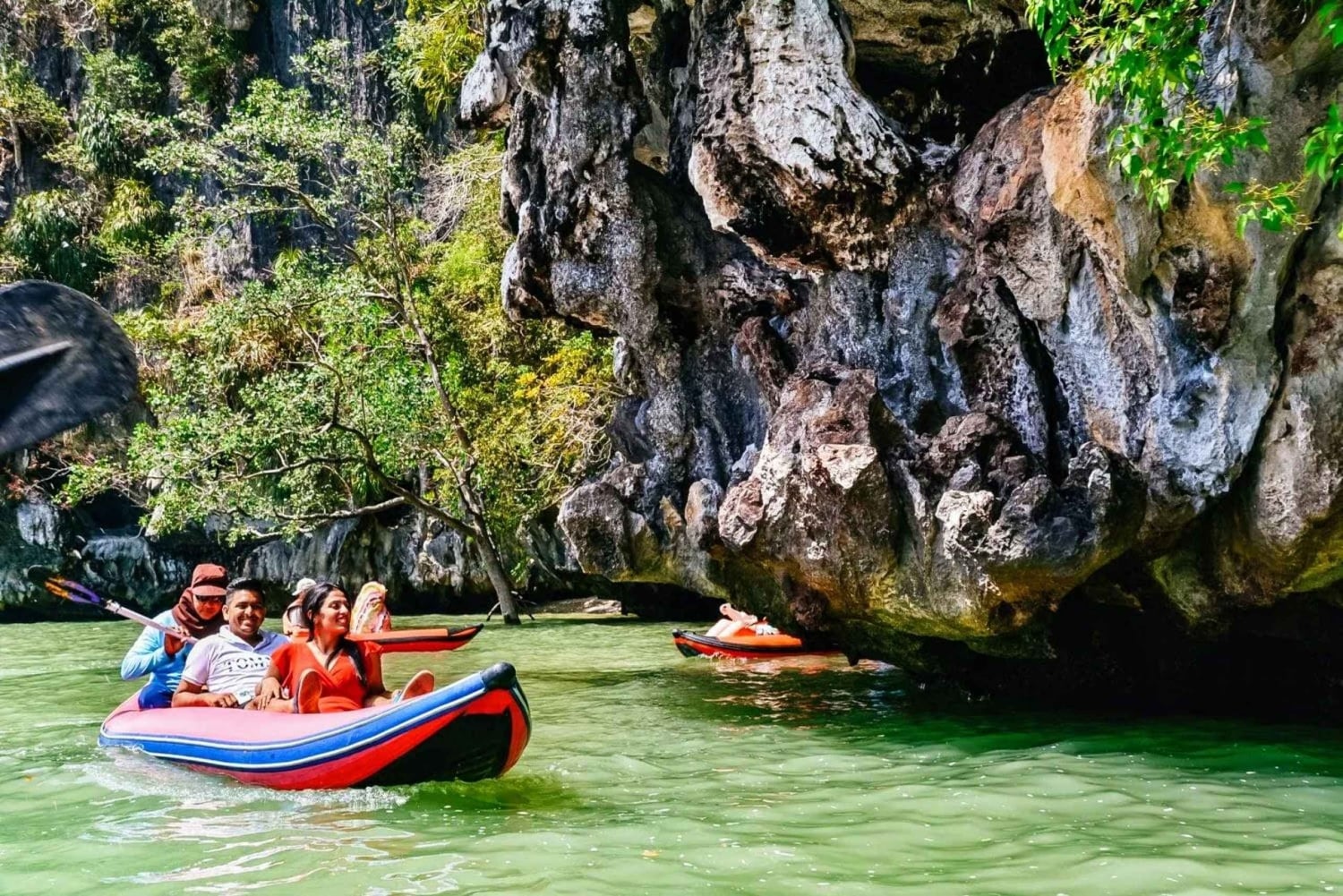 사멧낭쉐에서 제임스 본드 섬까지 골든 아워 오디세이