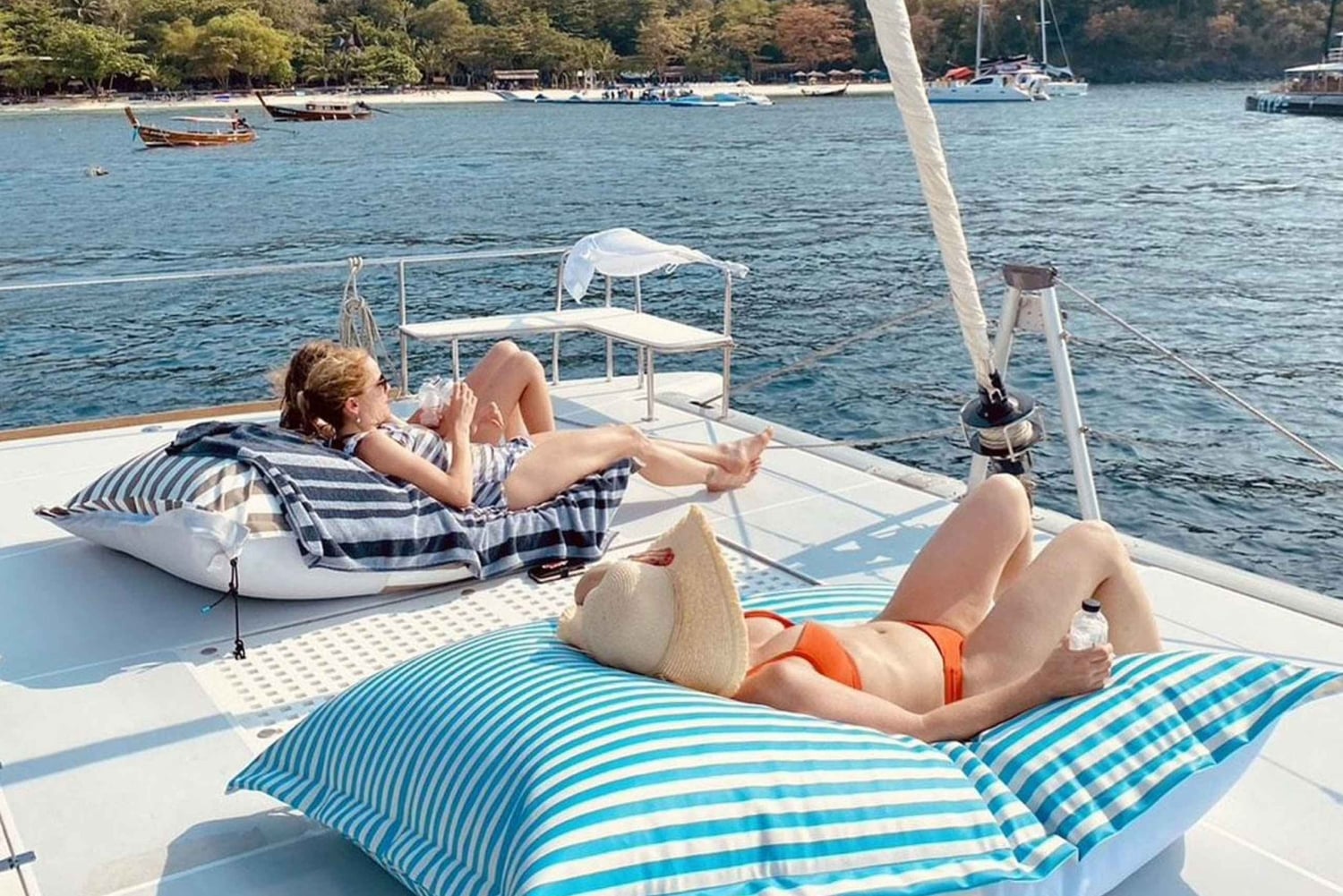 Коралловый остров на полдня на частном катамаране