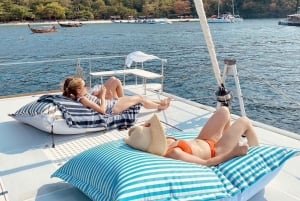 Коралловый остров на полдня на частном катамаране