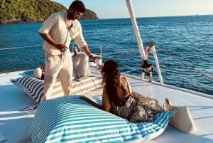 Коралловый остров на полдня на частном катамаране