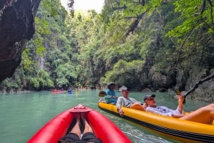 Khao Lak: James Bond, Ko Panyi, tour por la isla de Khai con piragua