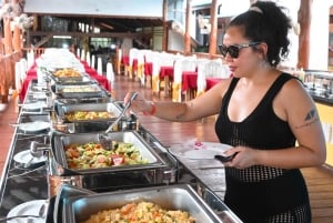 Khao Lak: James Bond, Ko Panyi, tour por la isla de Khai con piragua