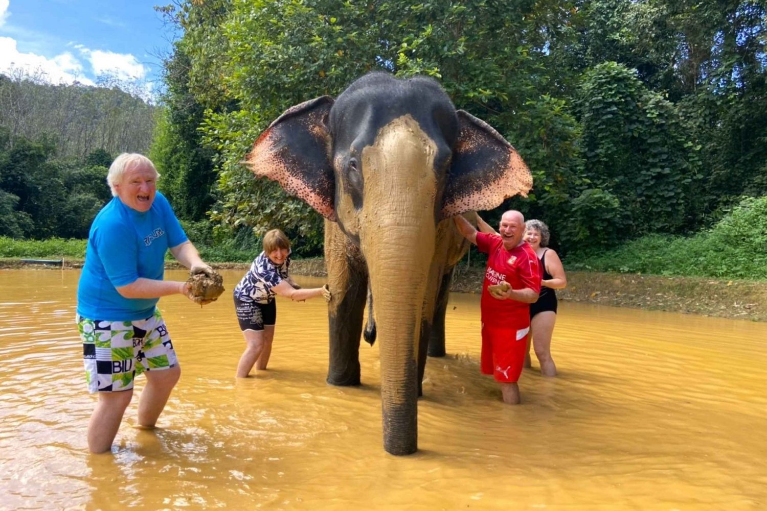 Khao Lak: creche particular para elefantes em Khao Sok e rafting em bambu