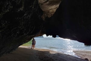 Khao Lak: Wycieczka o wschodzie słońca po zatoce Phang Nga łodzią VIP Longtail