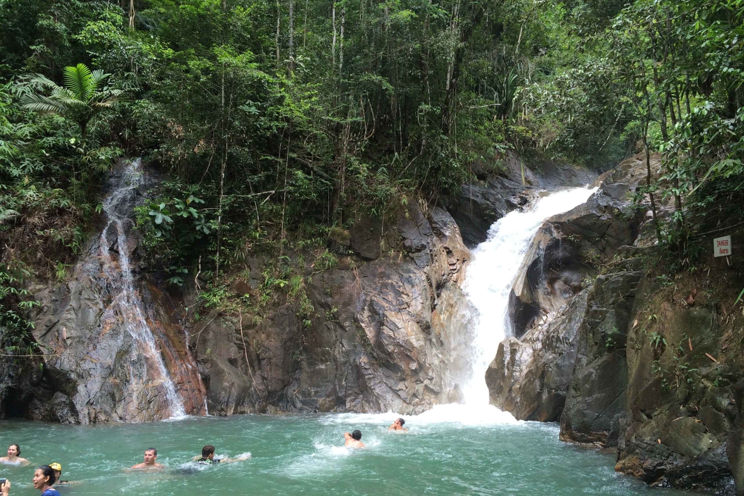 カオラック：ホワイトウォーターラフティング、ジップライン、象の餌付け