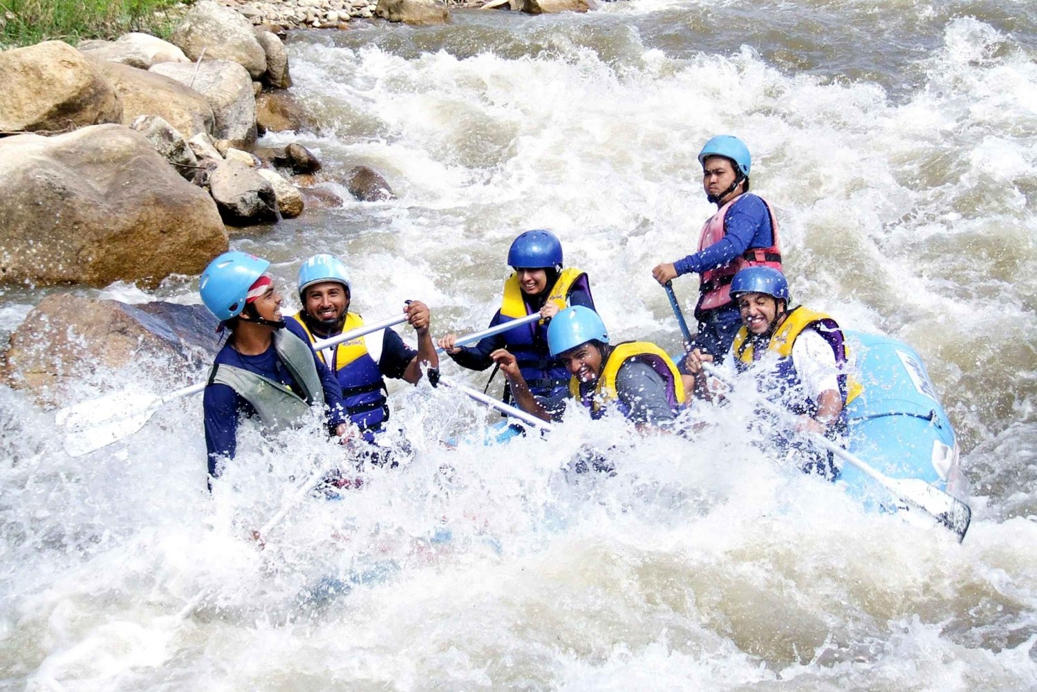 Khao Lak: Rafting na białej wodzie, tyrolka i trekking do wodospadu