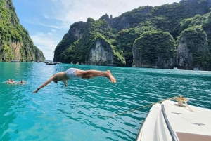 Khaolak: Phi Phi Island & Maya Bay with German Guide & Lunch