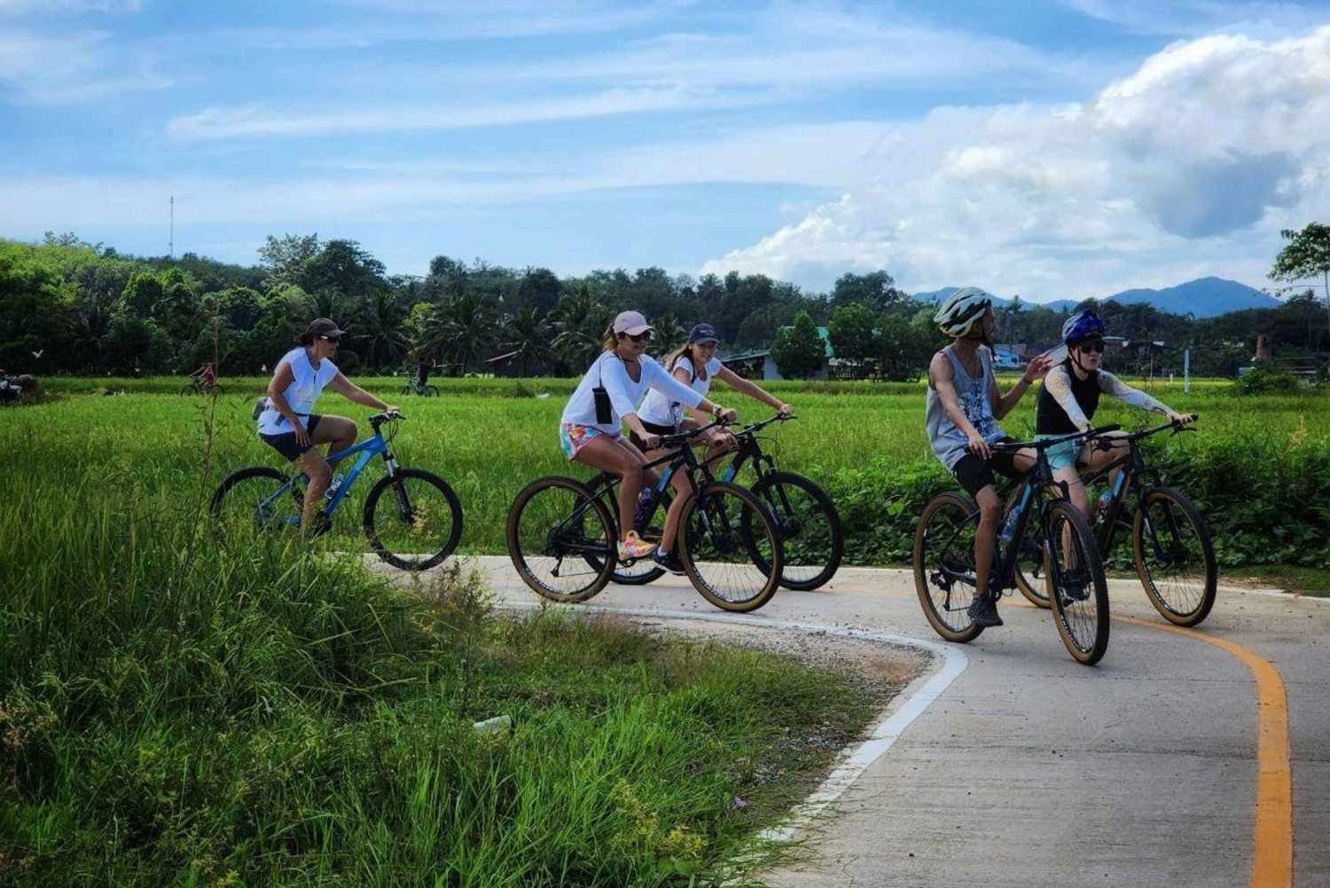Odkrywanie wysp Koh Yao i Hong: Rowery, laguny, plaże