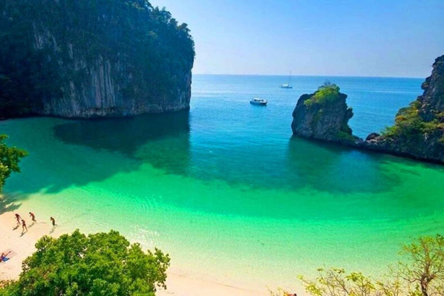 Krabi: Private Luxury Long-Tail Boat to Hong Island