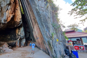 Krabi: Tour privado de un día por James Bond y Koh Panyi con almuerzo