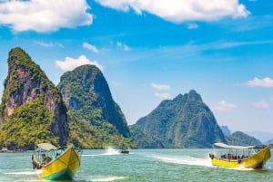 Longtailboot in de baai van Phang Nga met lunch