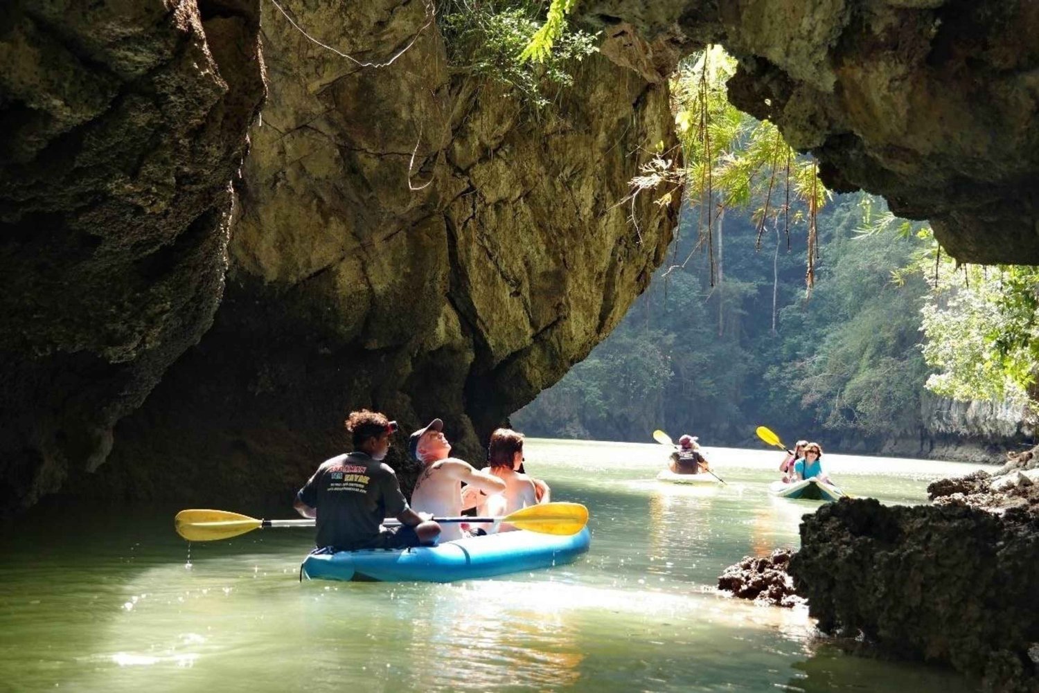 Tour door Phang Nga Bay met een traditionele boot en kajak op de Andamanse Zee