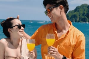 Phuket: Phi Phi Island Premium kryssning med måltid