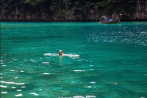 Phi Phi Island Übernachtungspaket 2 Tage, 1 Nacht und Aktivitäten