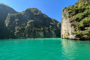 Phuket: 10:00 tur till Phi Phi & Bamboo Island med speedboat