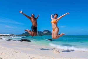 Phuket: 10:00 tur till Phi Phi & Bamboo Island med speedboat