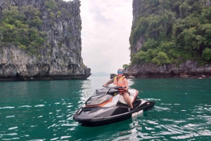 푸켓: 9개 섬을 오가는 4시간 제트 스키 체험