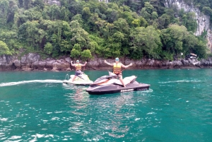 푸켓: 9개 섬을 오가는 4시간 제트 스키 체험