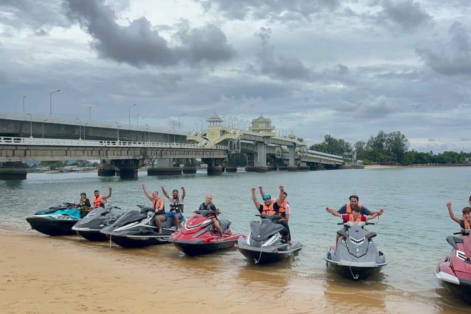 مغامرة جت سكي ذاتية القيادة في 6 جزر في فوكيت ومنتجع صحي بعد الشمس