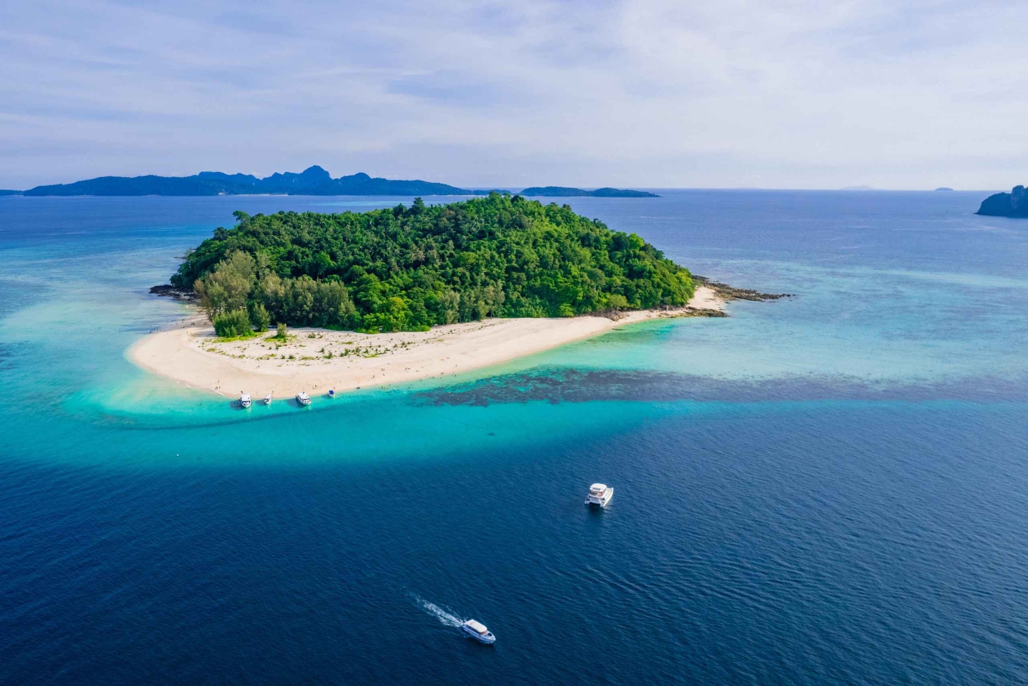 푸켓 고속 쌍동선으로 즐기는 뱀부 아일랜드와 피피섬