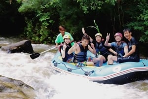 Phuket: Bambus- und Wasser-Rafting mit Elefanten-Baden