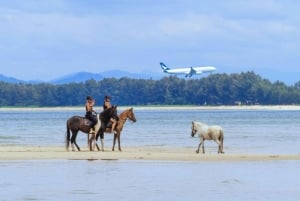 Avventura a cavallo sulla spiaggia di Phuket