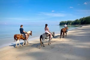 Avventura a cavallo sulla spiaggia di Phuket