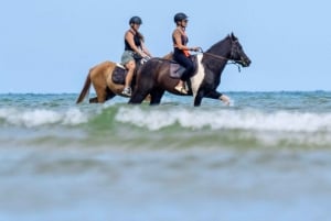 Avventura a cavallo sulla spiaggia di Phuket