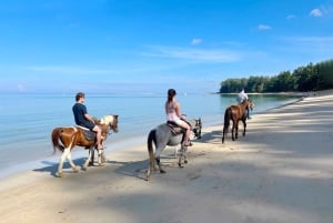 Avventura a cavallo sulla spiaggia di Phuket