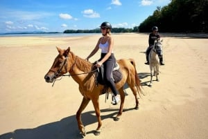 Avventura a cavallo sulla spiaggia di Phuket