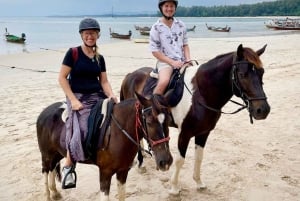 Avventura a cavallo sulla spiaggia di Phuket