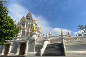 プーケット：ビッグブッダ寺院、ワット・チャロンのプライベートガイドツアー