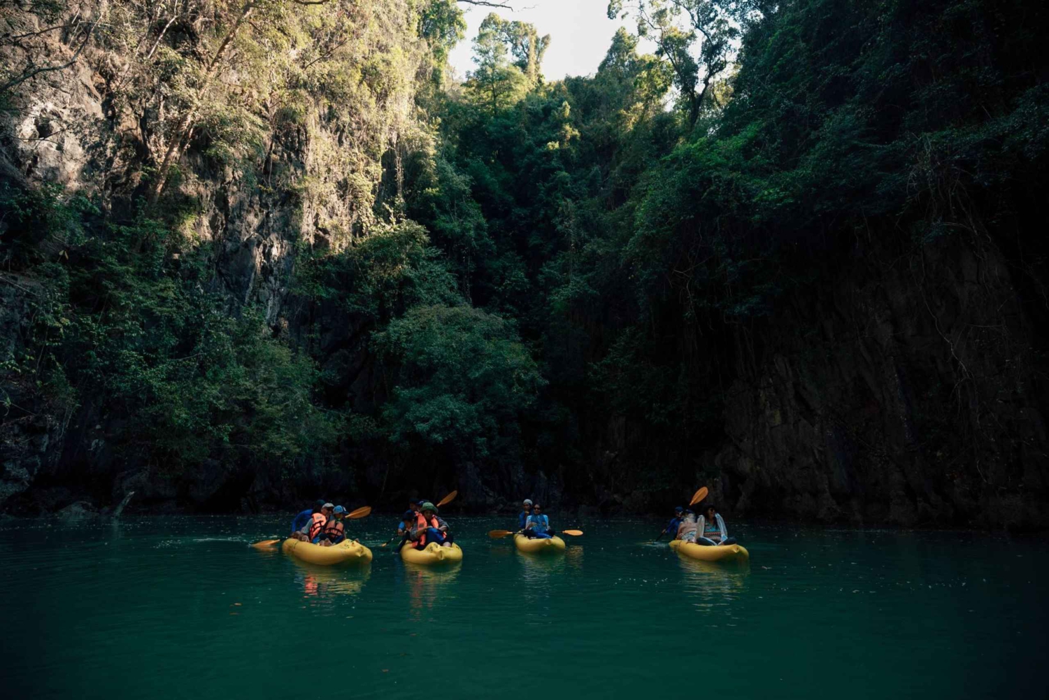Phuket : Kayak dans une grotte de plancton bioluminescent avec dîner