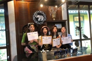 プーケット - ブルー エレファントのタイ料理教室と市場ツアー