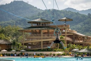 Phuket: Transfer till vattenparken Blue Tree
