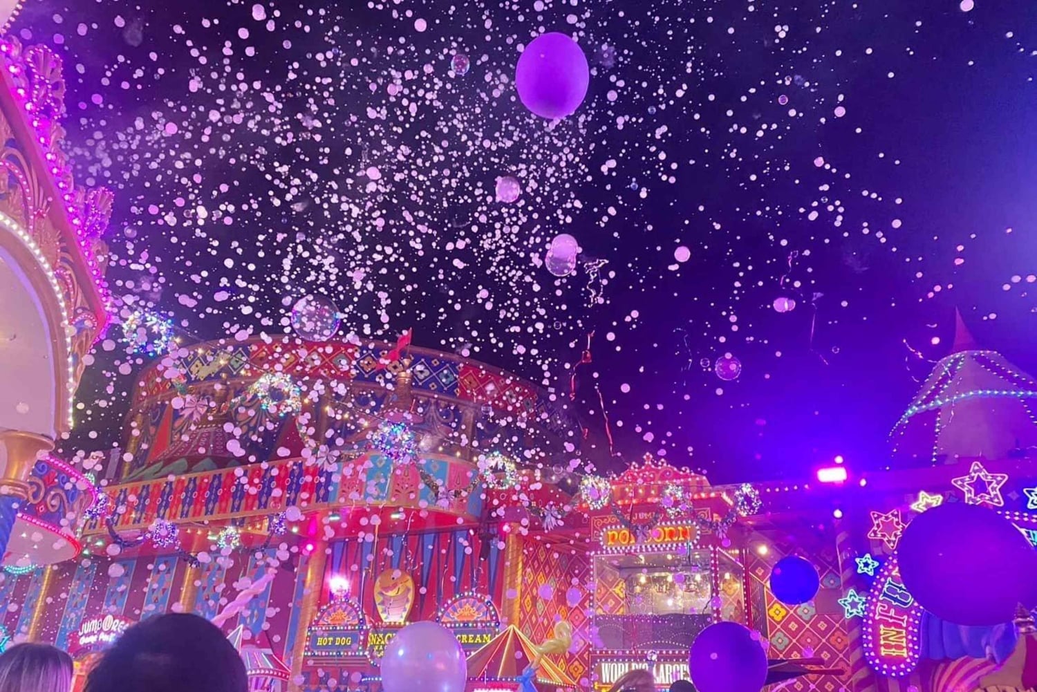 Phuket: Carnival Magic Experience Middag med show