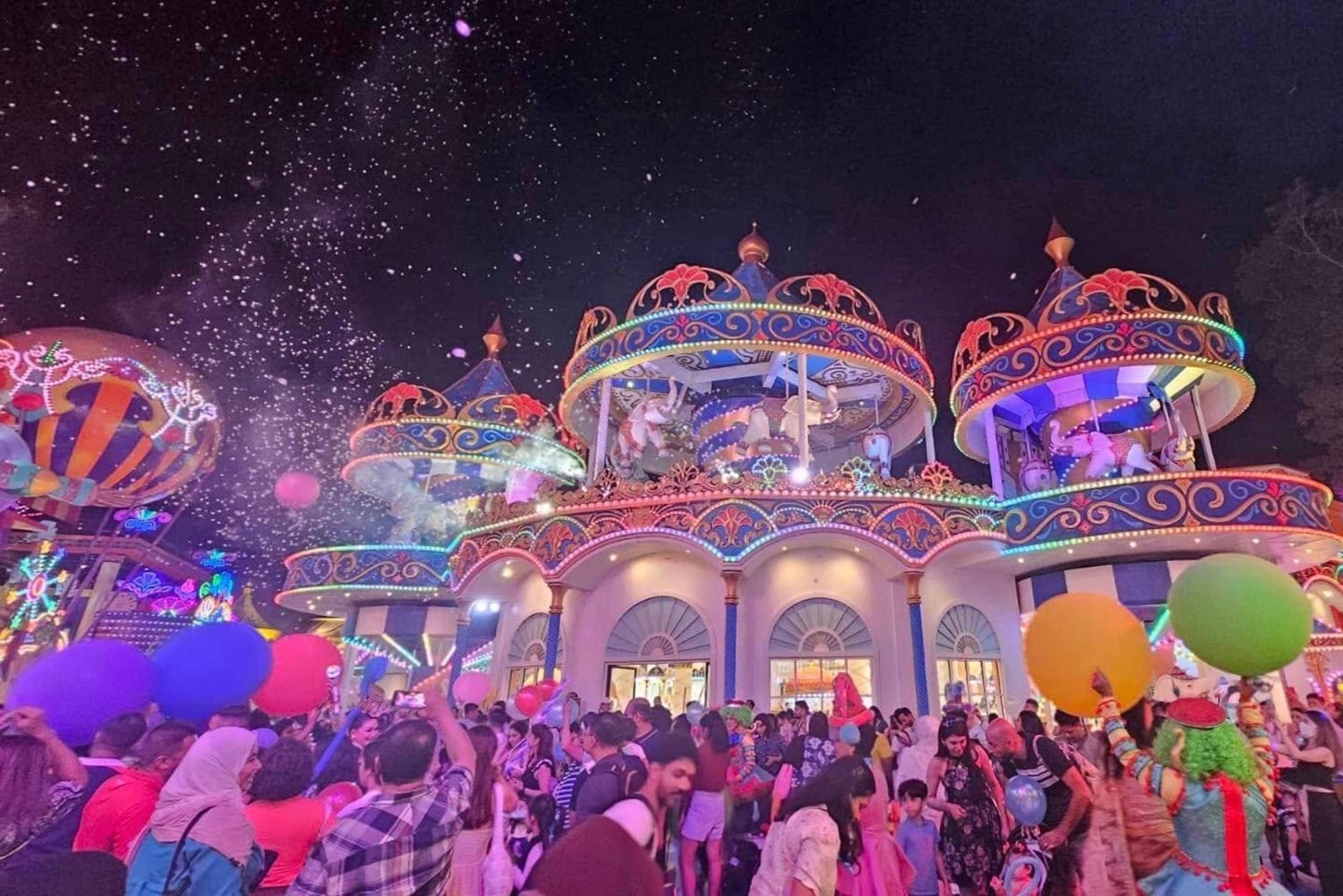 Phuket: Carnival Magic Experience Middag med show