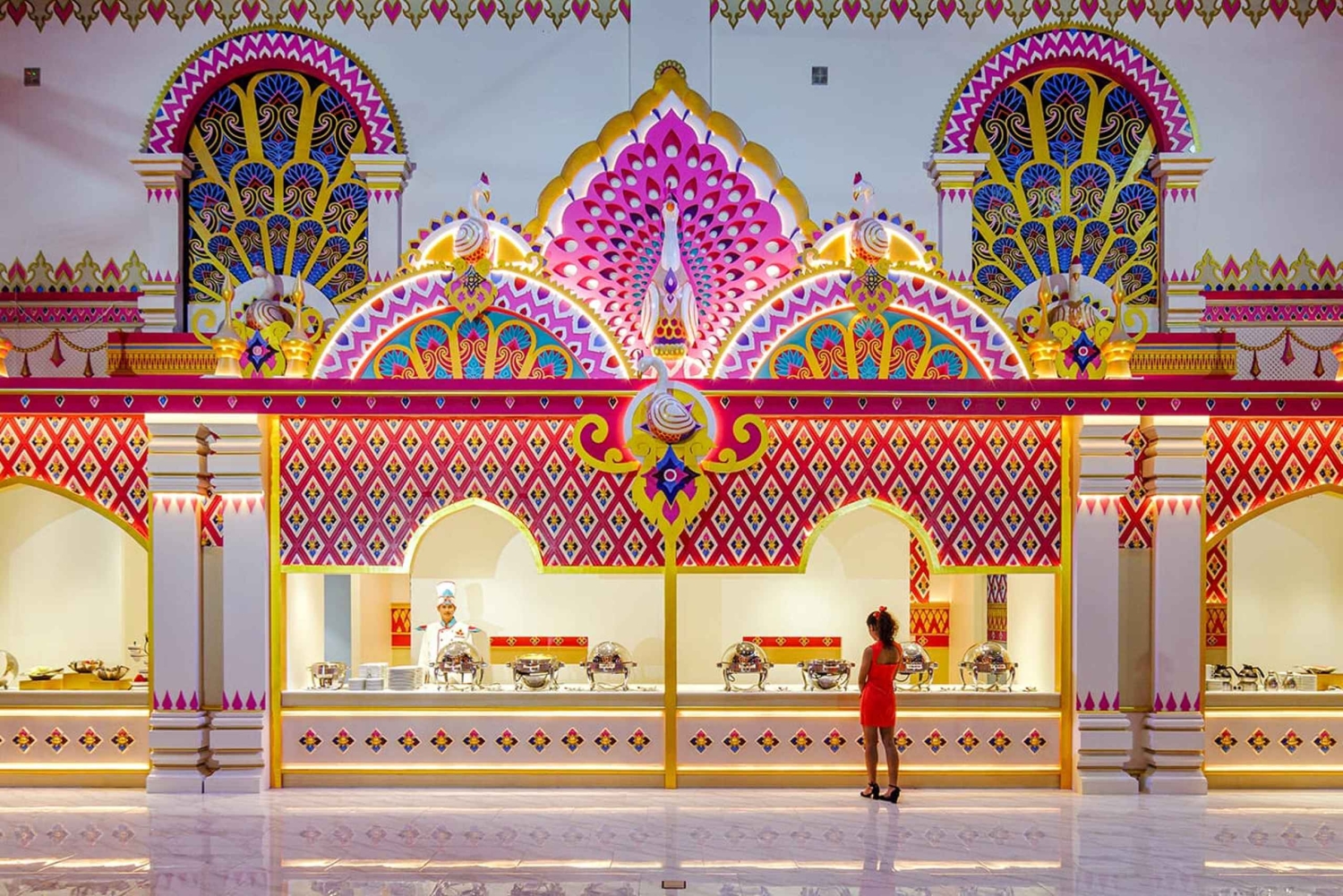 Phuket: Billet til Carnival Magic Experience med transport