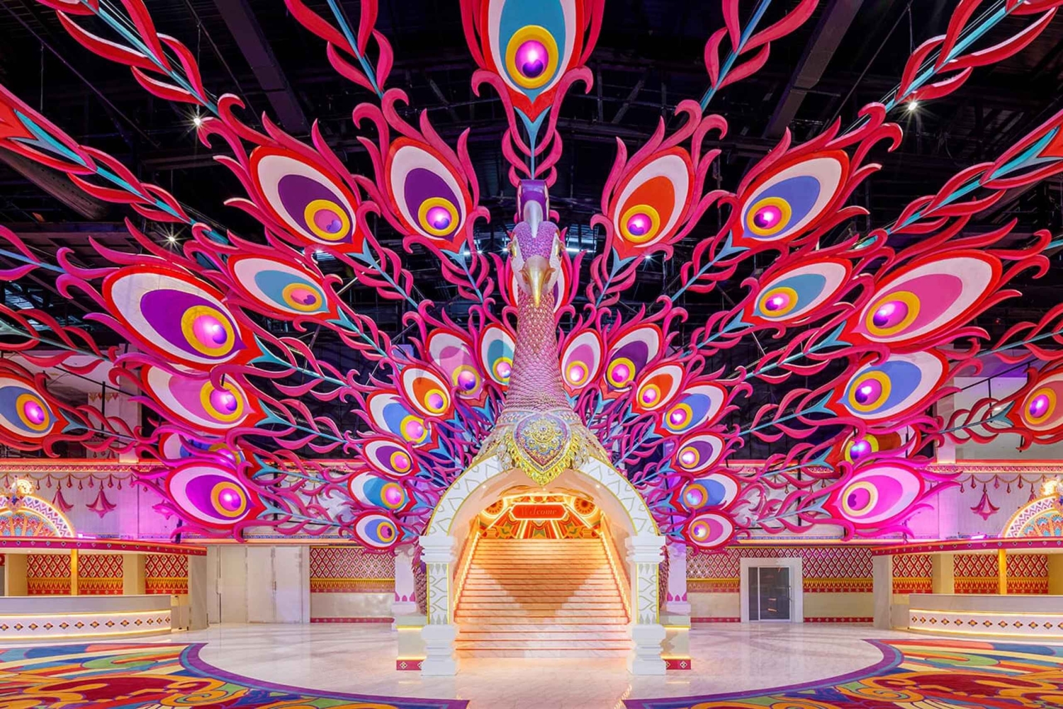 Phuket: Billet til Carnival Magic Experience med transport