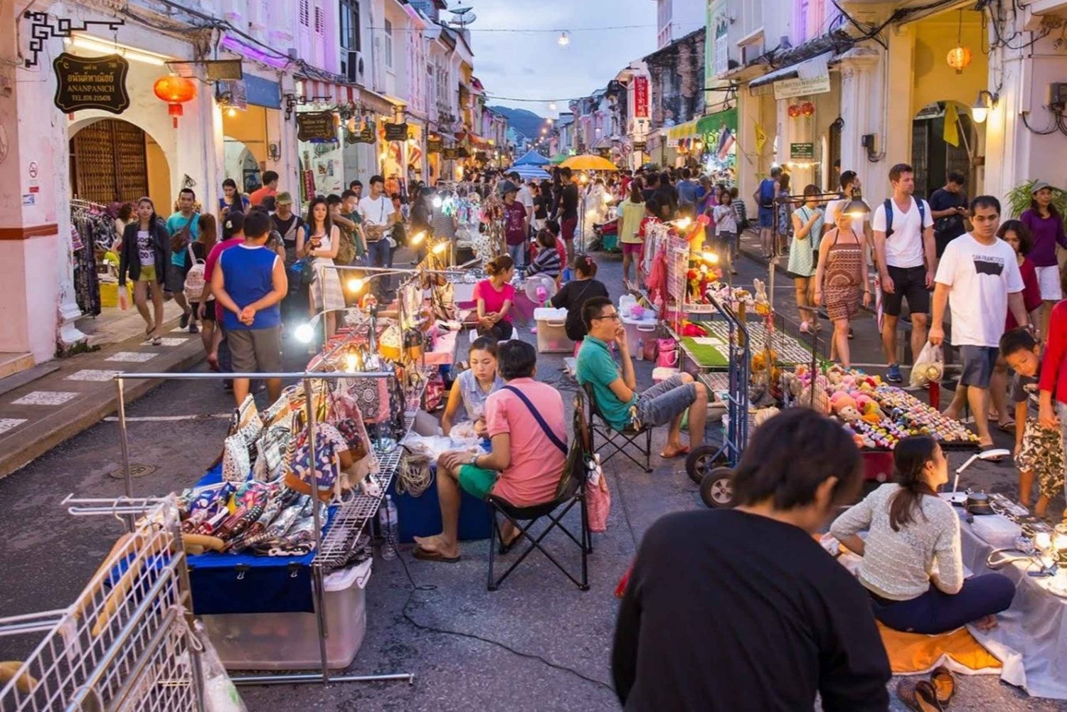 Phuket City Tour with Night Market Visit & Elephant Feeding