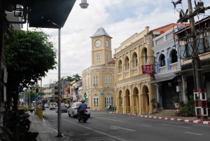 Visite nocturne de la ville de Phuket avec visite du marché nocturne et nourrissage des éléphants